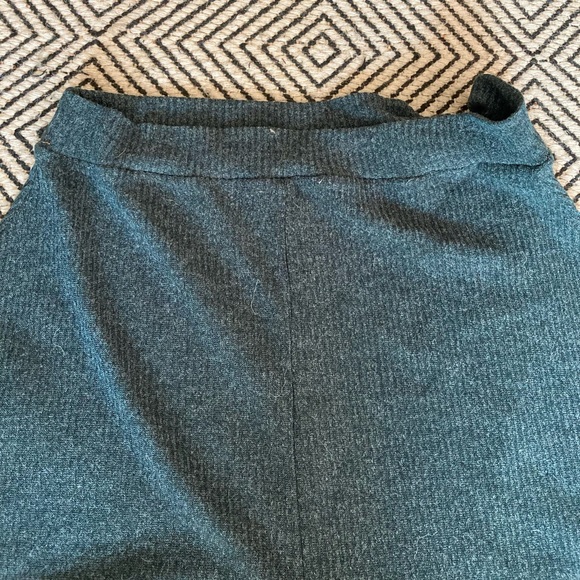 Onion “miss auntie’s pants” in evergreen knit - Picture 5 of 7